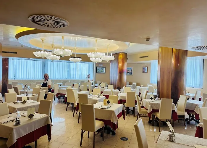 Kennedy Hotel 3*