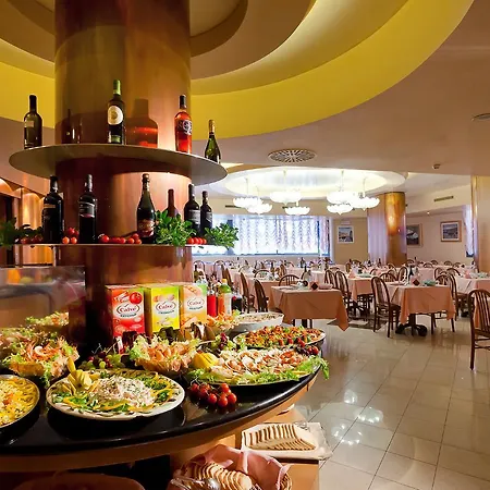 Kennedy Бибионе