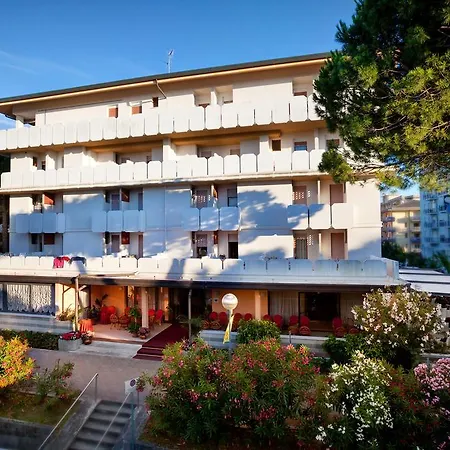 Kennedy Бибионе