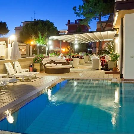 Kennedy Hotel 3*